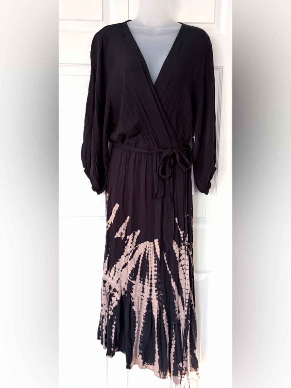 YFB Young Fabulous & Broke Jillian Black Tie Dye Wrap Midi Dress NWT Large